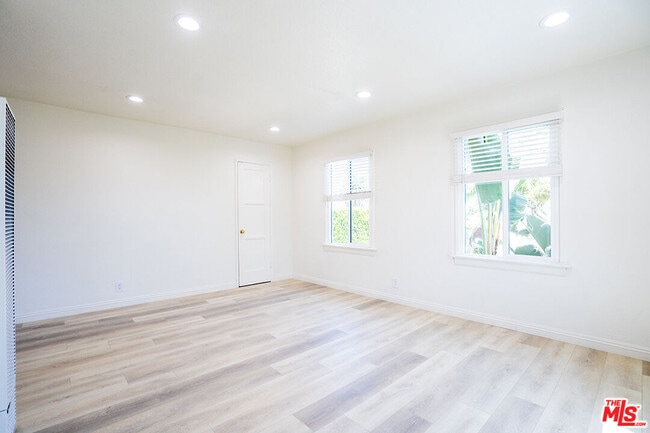 Building Photo - 1363 Hauser Blvd