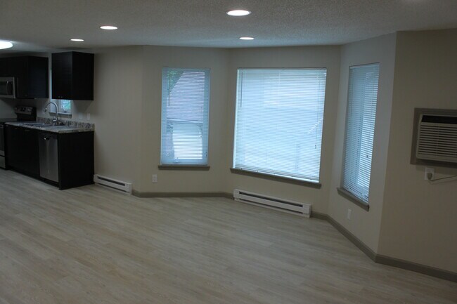 Living Rm: Large Windows - 1109 5th Ave S