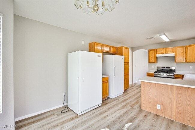 Building Photo - 1070 Canoga Peak Ave