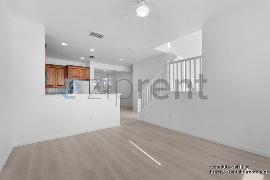 Building Photo - 10923 Tower Park Dr