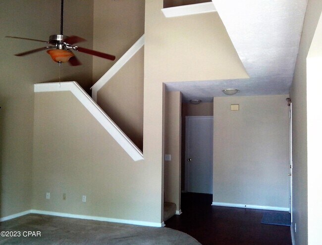 Building Photo - 1309 Capri Dr