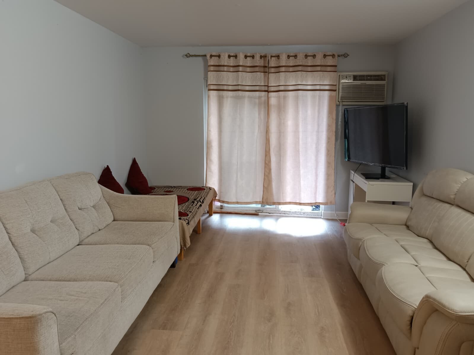 Building Photo - 1075 Knoll Ln