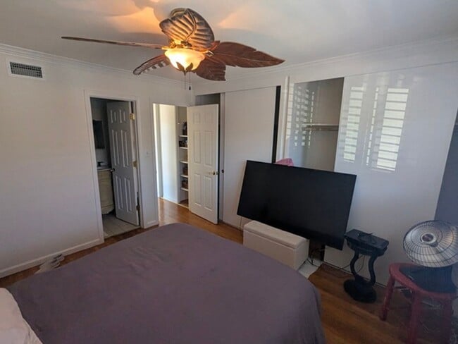 Building Photo - 3 Bedroom - 2 Bathroom Home in San Diego