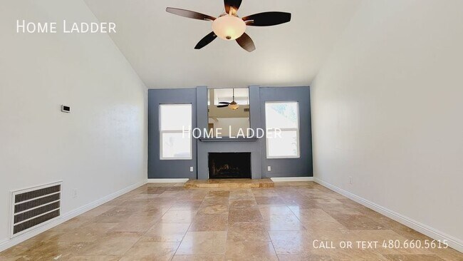 Building Photo - Spacious Townhouse in Tempe!