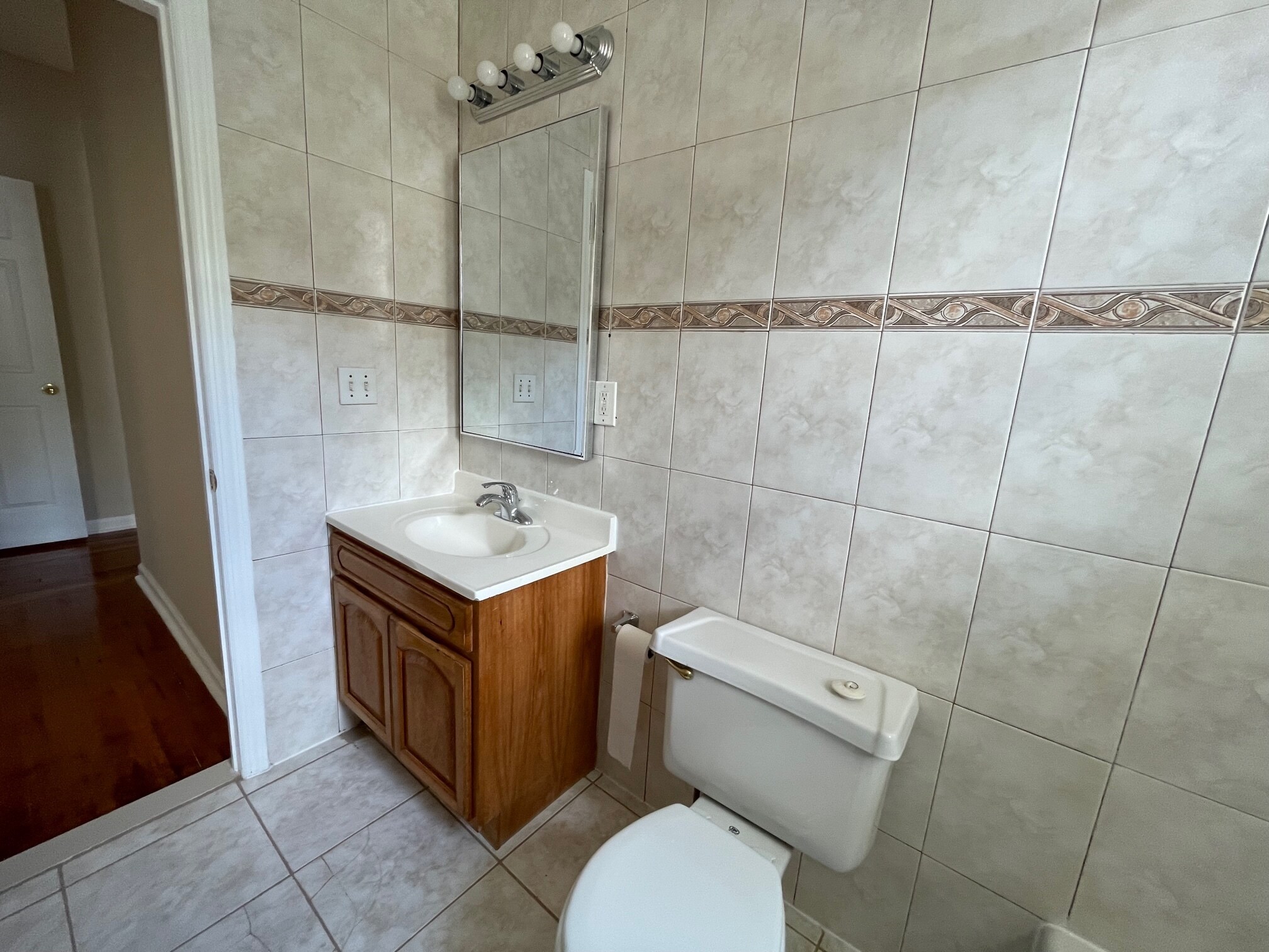 Building Photo - 10 Harvard St