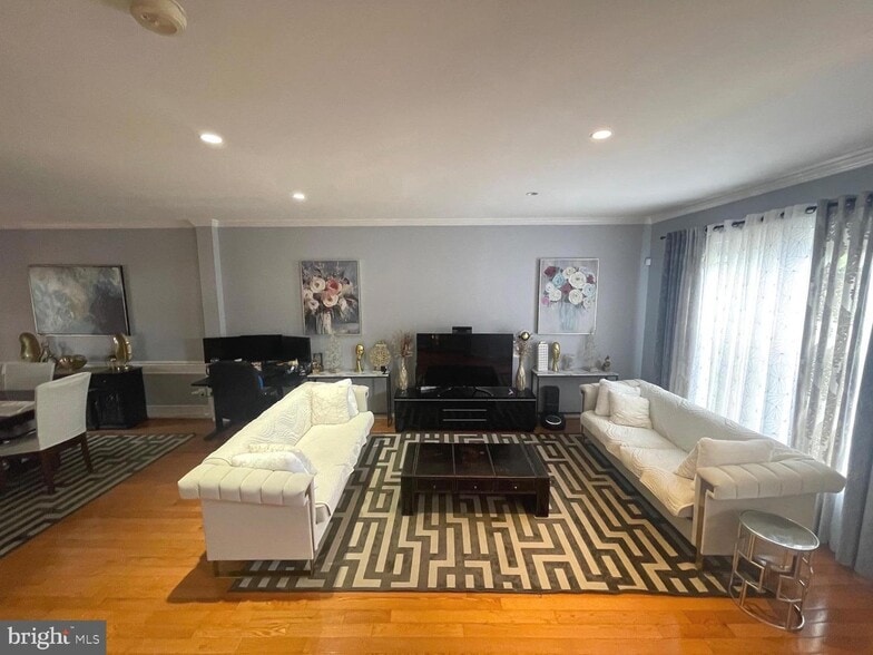 Building Photo - 47402 Darkhollow Falls Ter