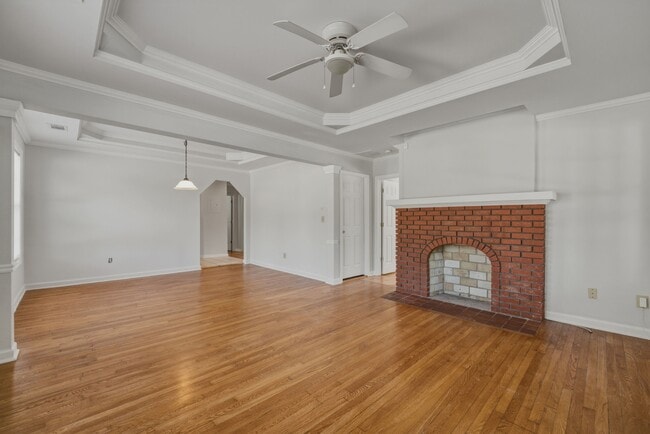 Building Photo - 506 Mellview Ave SW