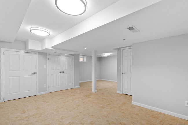 Building Photo - 36 Ocean Dr E