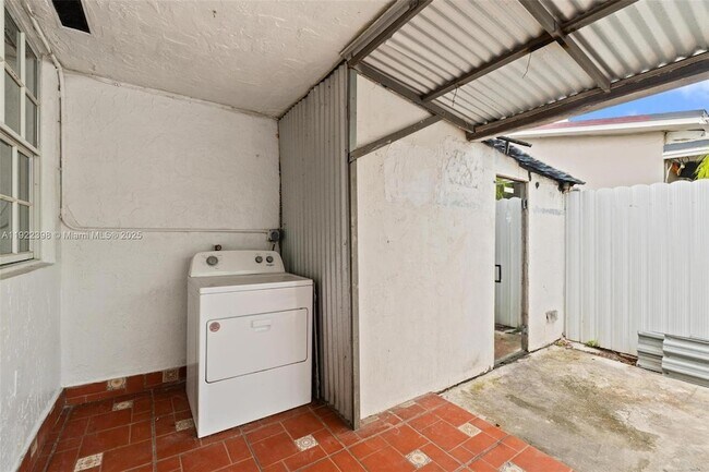 Building Photo - 11441 SW 2nd St