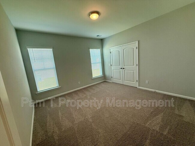 Building Photo - 103 Peabody St