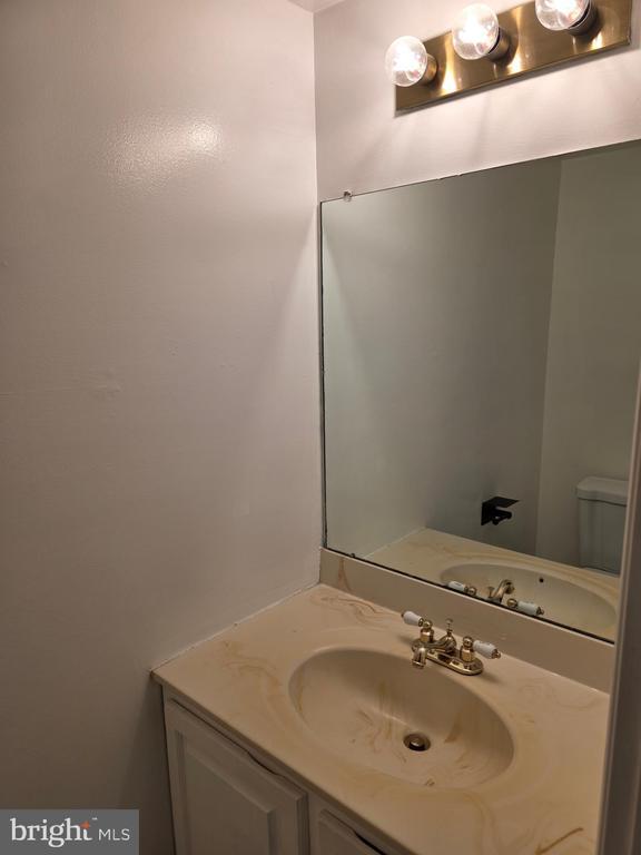 Building Photo - 412 3rd St