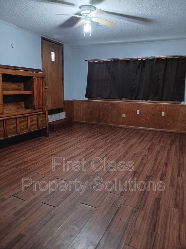 Building Photo - 2801 SW 51st St