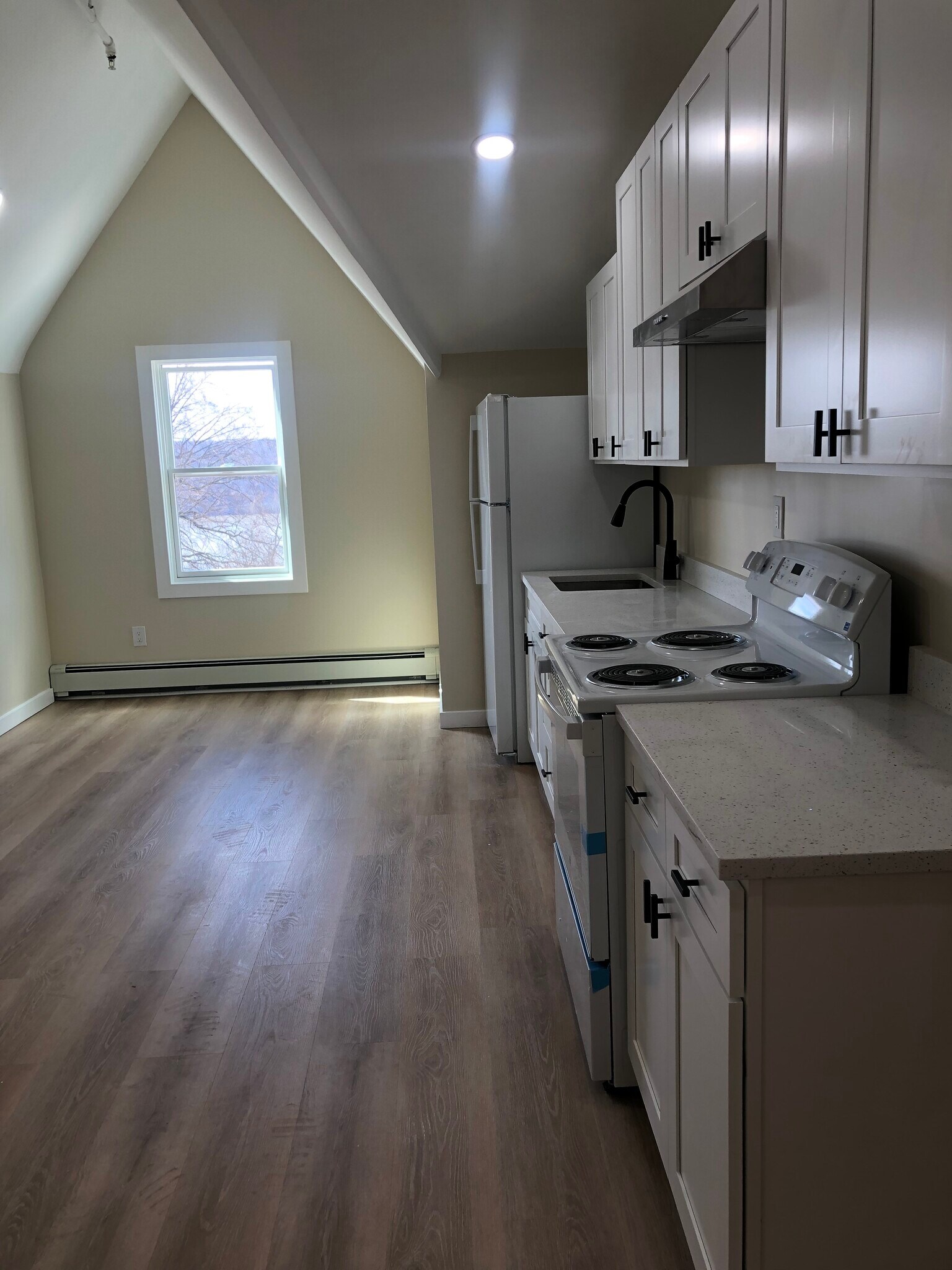 Building Photo - 385 Palisade Ave