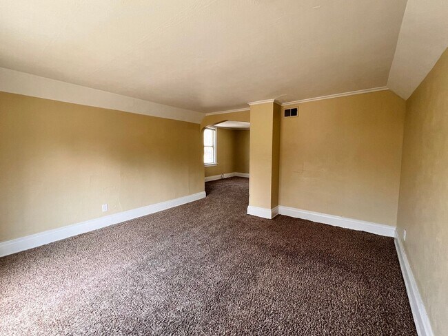 Building Photo - 3010 Warsaw St