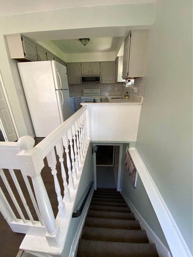Building Photo - 3435 Charlotte Dr