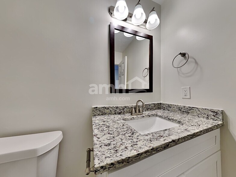 Building Photo - 1755 Heatherton Rd