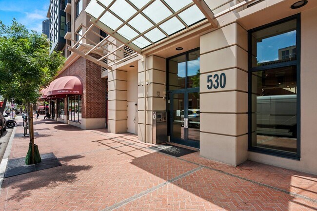 Building Photo - Top Floor Condo in the Gaslamp District!