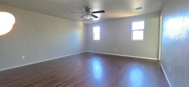 Building Photo - 7307 Edenborough Dr