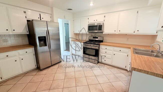 Building Photo - 22684 Minona Dr