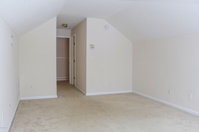 Building Photo - 8898 Canopy Oaks Dr