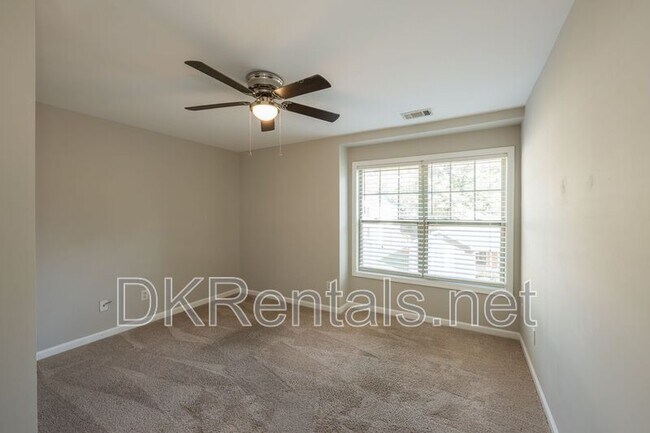 Building Photo - 2707 Silver Hill Terrace SE