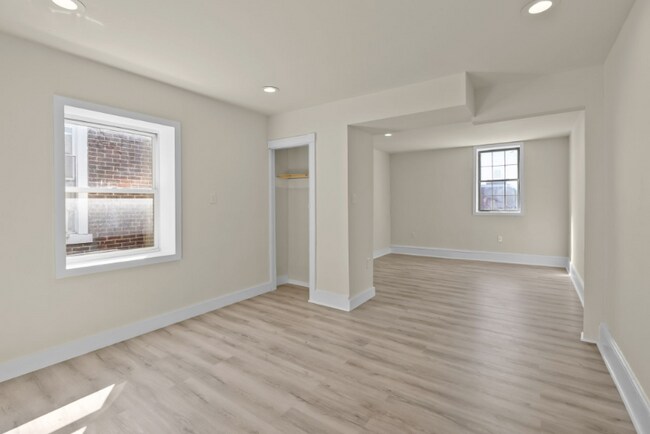 Building Photo - 1508 W Tioga St