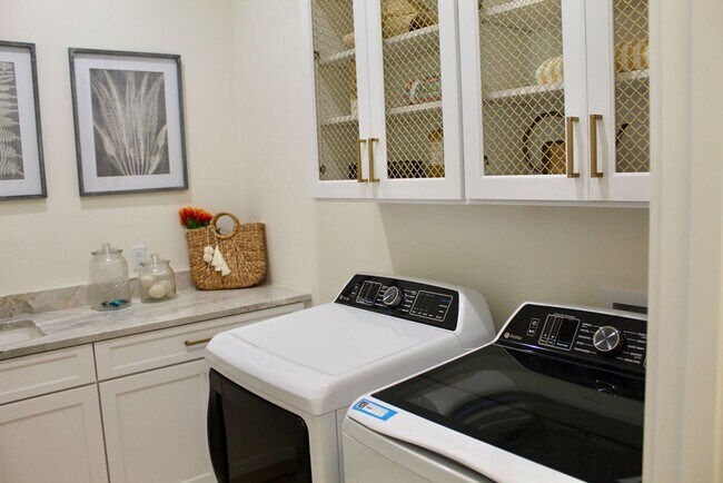 Building Photo - Fully Furnished 3 Bedroom, 3.5 Bath Home with Stunning Intracoastal Views