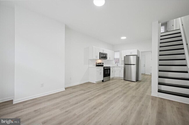 Primary Photo - 4453 N Gratz St