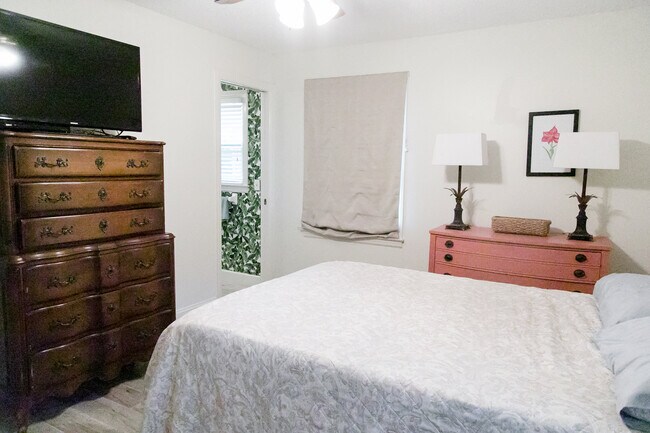 Building Photo - 509 Rivera Dr