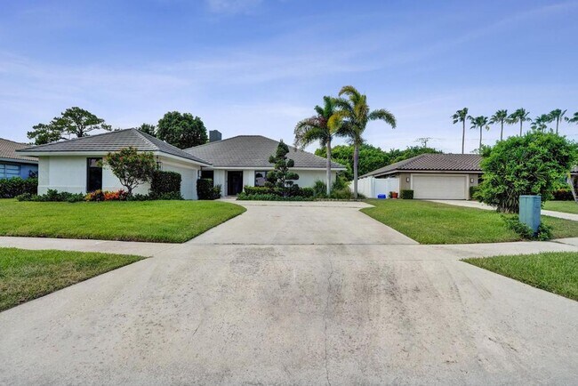 Building Photo - Boca Raton Beautifully Updated 4 Bedroom Pool Home