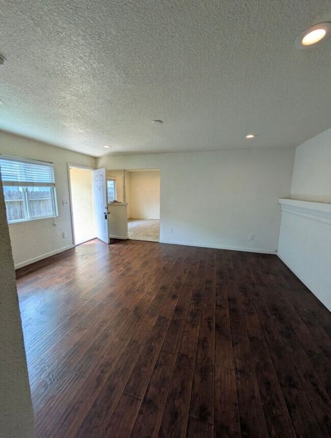 Building Photo - 5905-07 CLOVER MANOR WAY
