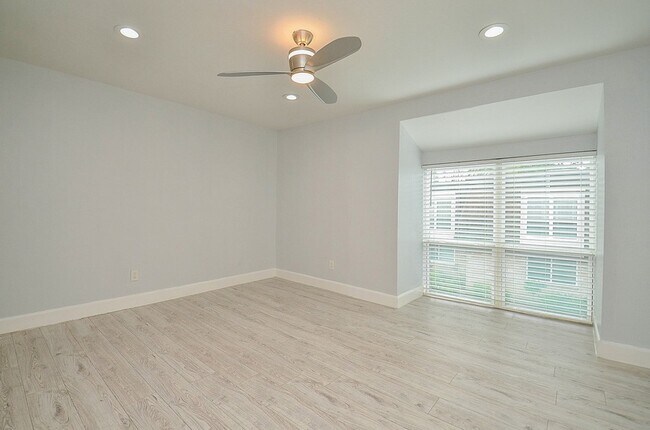 Building Photo - 12633 Memorial Dr