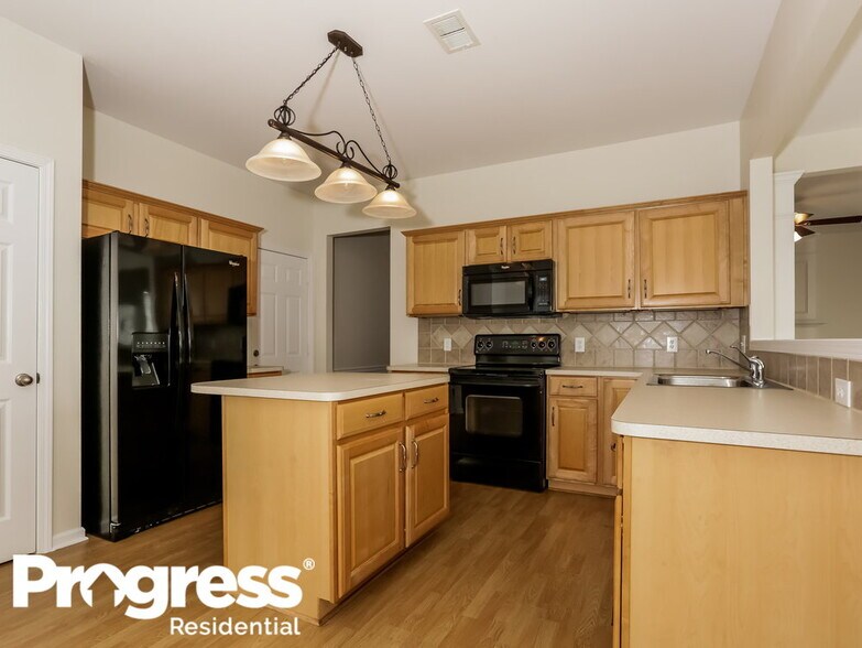 Building Photo - 10911 Claude Freeman Dr