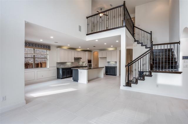 Building Photo - 1221 Dakota St