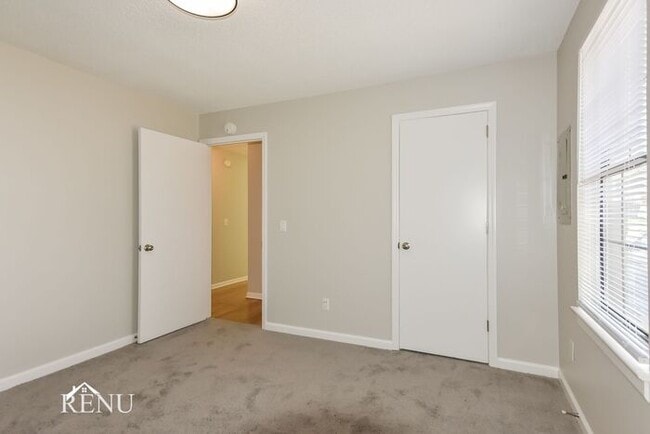 Building Photo - 3315 Walton Ln