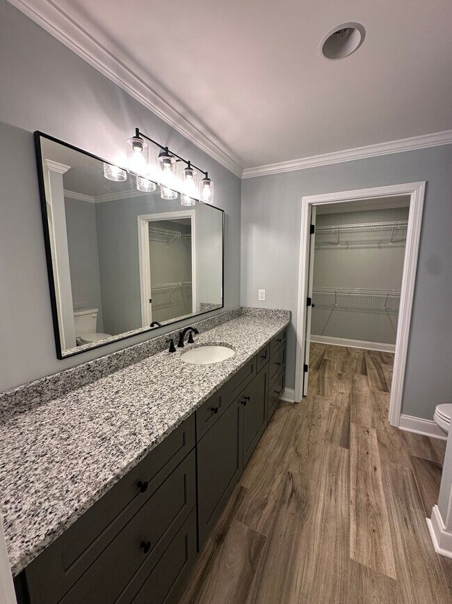 Building Photo - New 3 Bedroom Home in 30506!