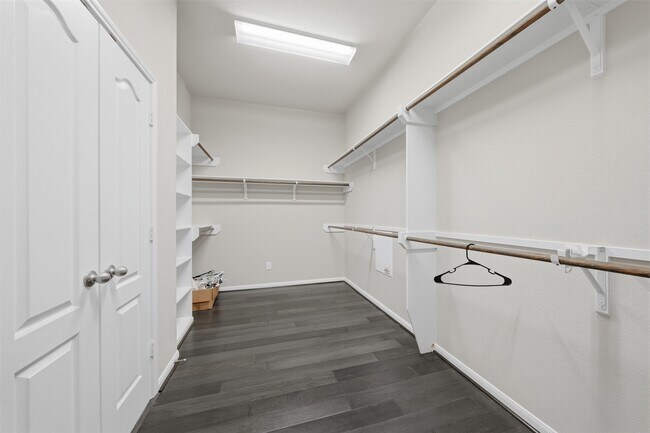 Building Photo - 806 Butterfly Garden Trail