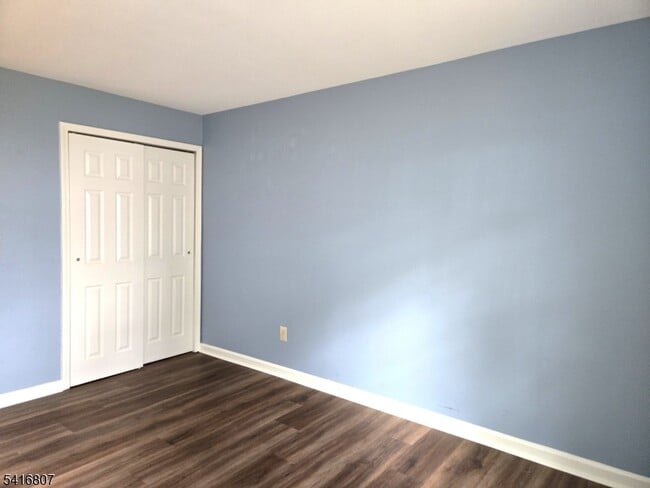 Building Photo - 49 Alexandria Way