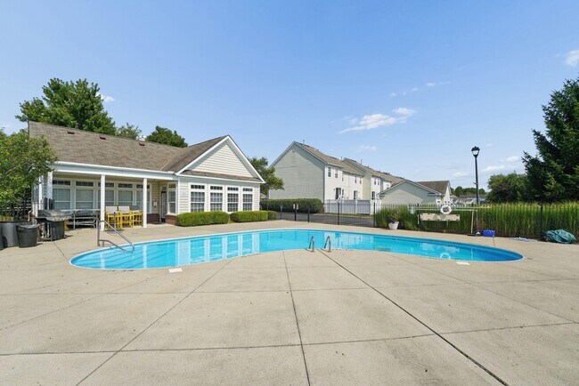 Building Photo - 2045 River Rock Way