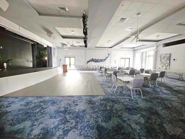 Building Photo - 14747 Cumberland Dr