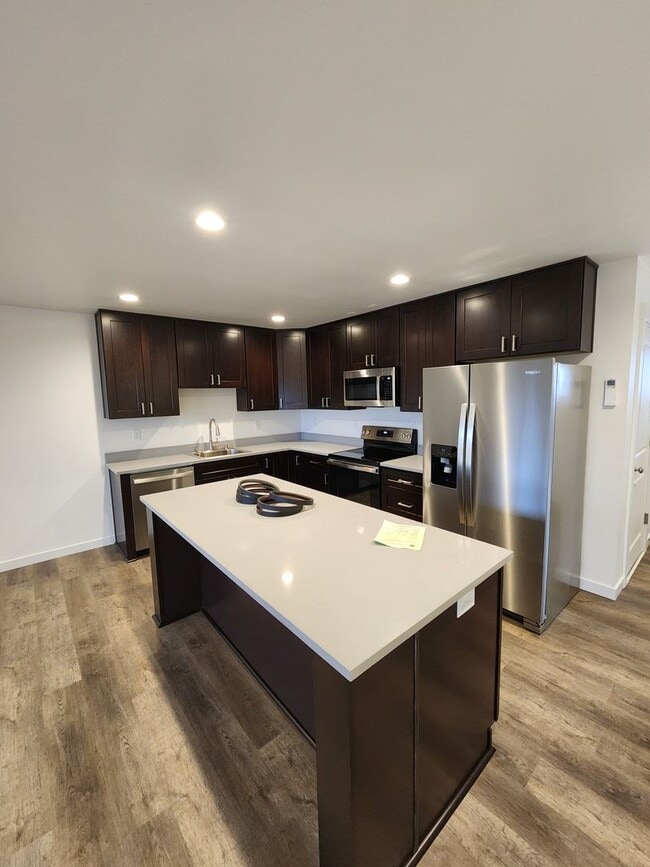 Building Photo - 1010 Peach Rd