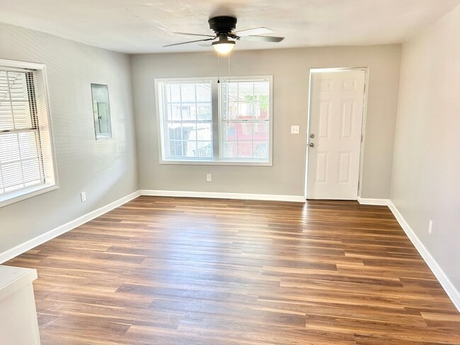 Building Photo - Newly Renovated 3BR Home Near Downtown & Medical District!
