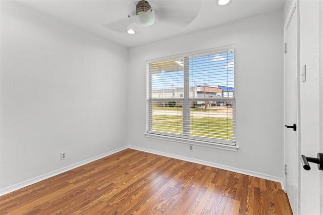 Building Photo - 3611 Bonzer St