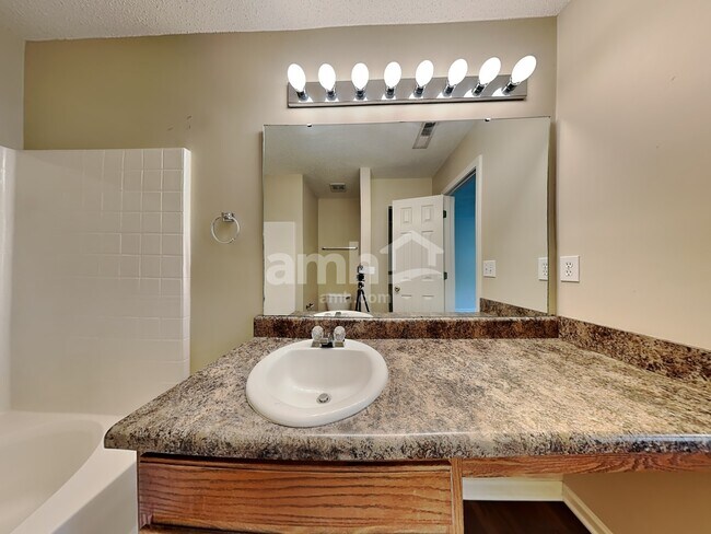 Building Photo - 112 Pope Ln