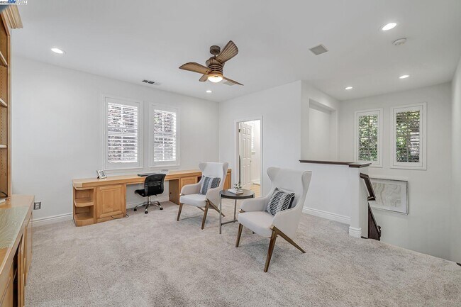 Building Photo - 260 Abigail Cir