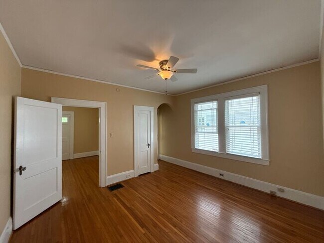 Building Photo - Elizabeth - T.R. Lawing Realty, Inc