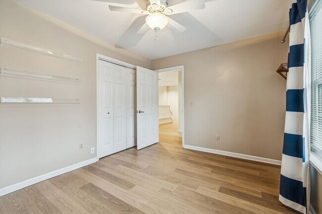 Building Photo - Discover exceptional convenience and comfort