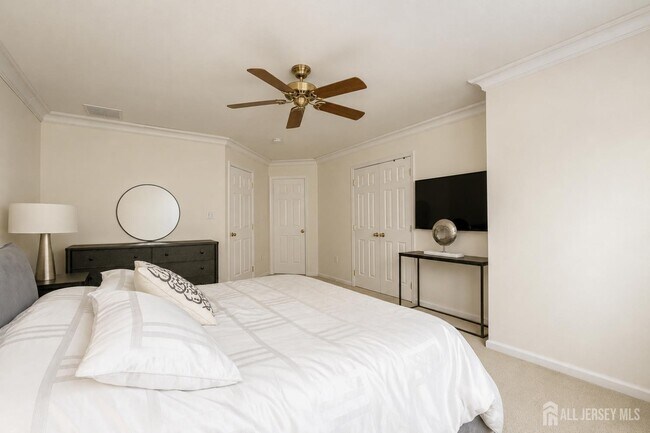 Building Photo - 12 Scarlet Oak Dr