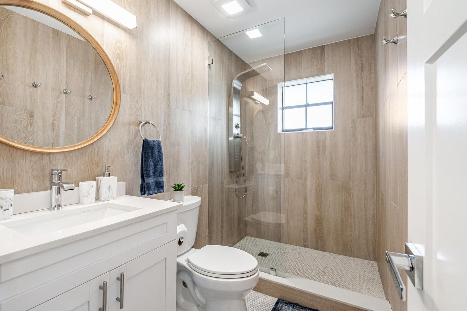 Building Photo - 807-809 Southwest 14th Court-SI FL2-ID1475657P