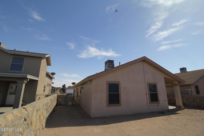 Building Photo - 14009 Robert Ituarte Dr